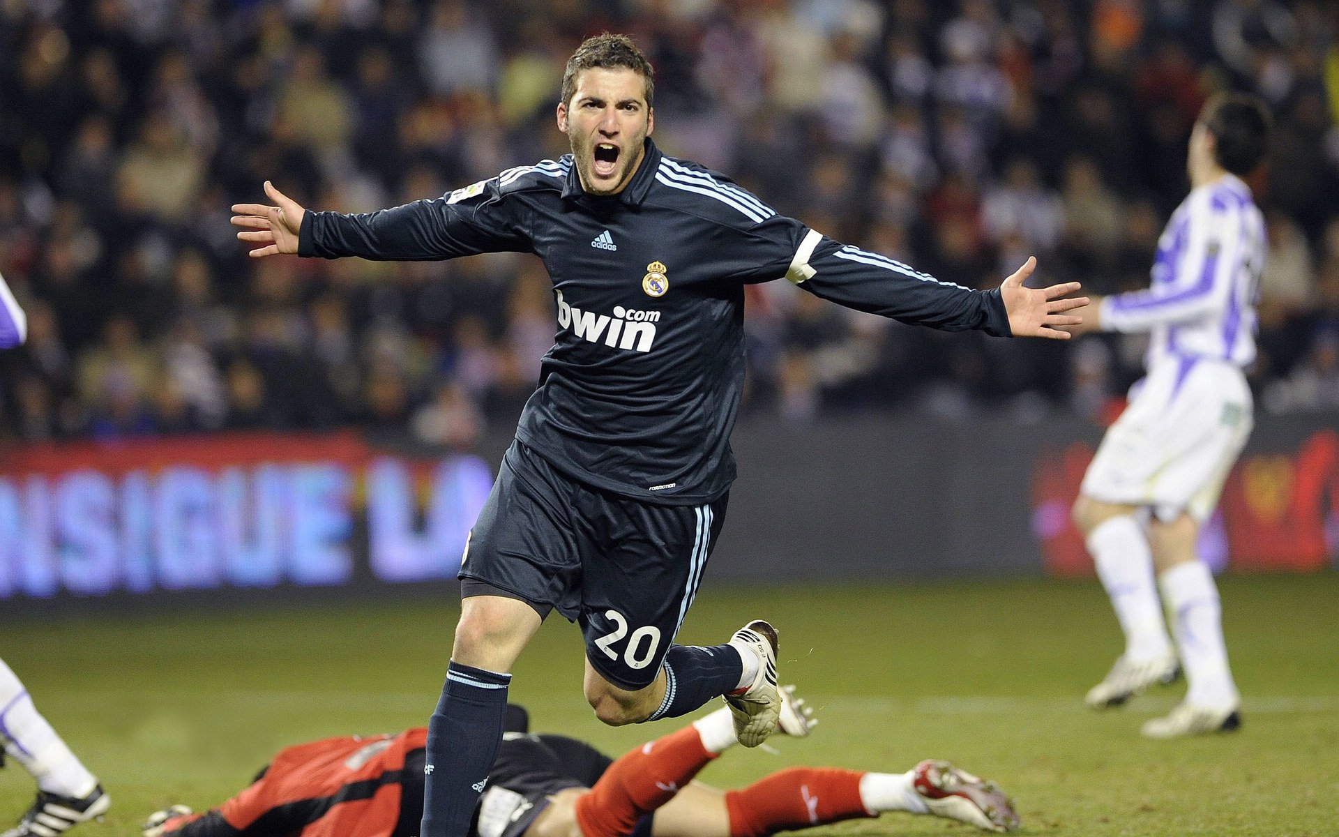 开云官网APP下载-英超青训心理适应训练促进高压比赛中的表现稳定