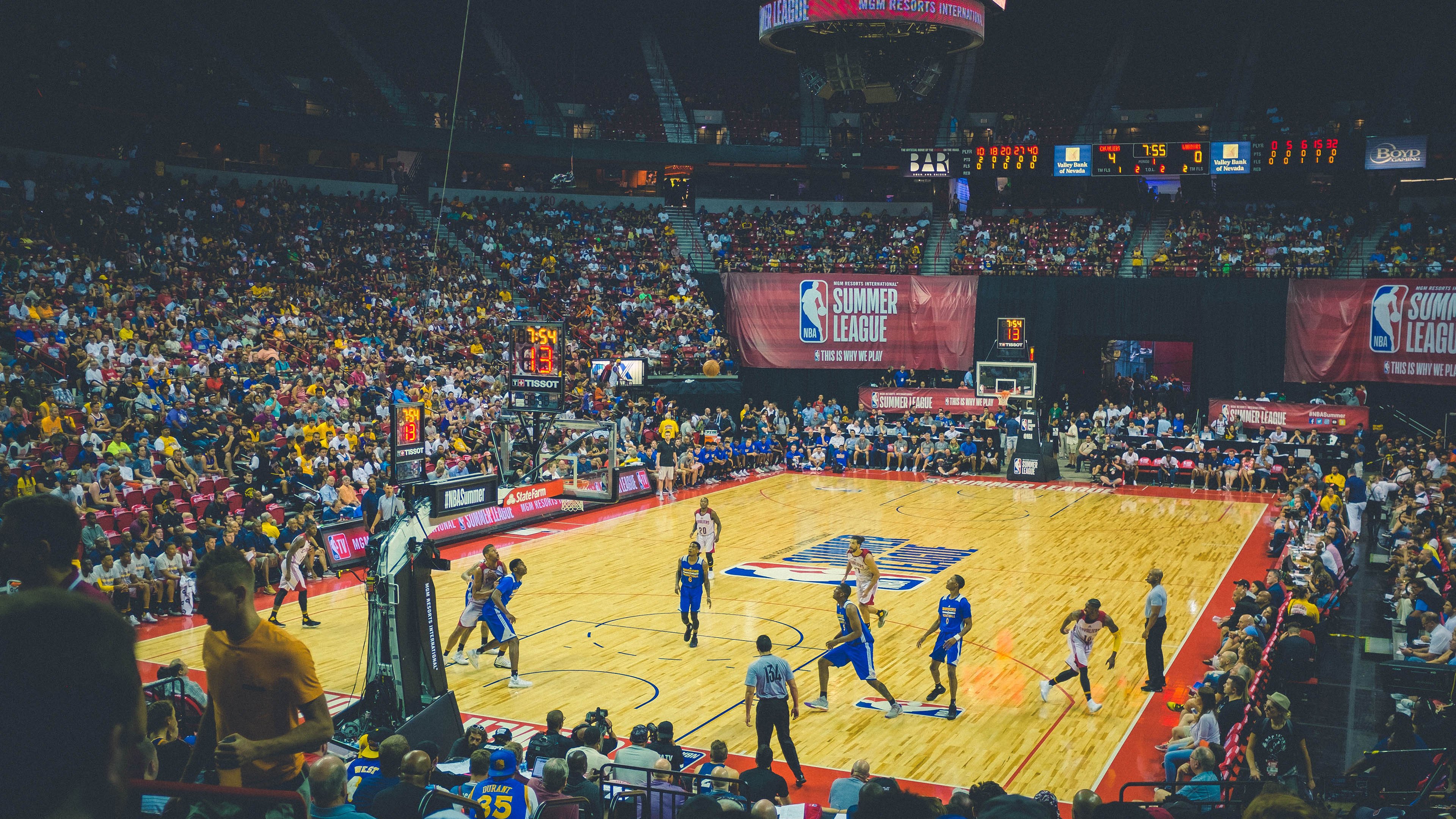 KAIYUNAPP-球队在防守统计上处于联盟前列并被专业媒体称赞，球队防守设置为联防